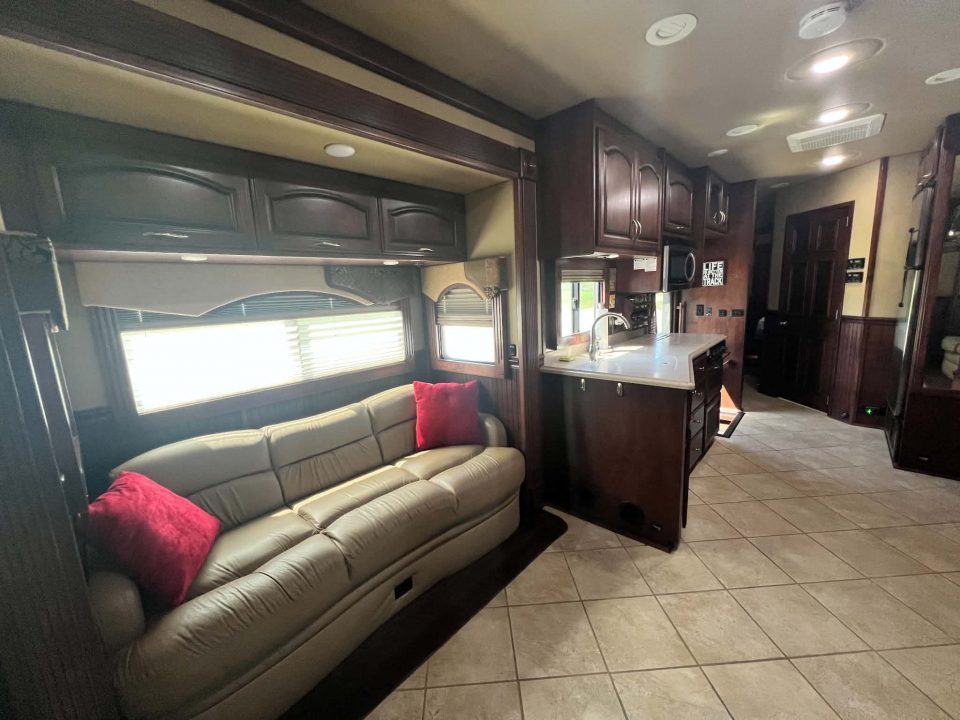 Used 2010 Renegade 45' Motorcoach
