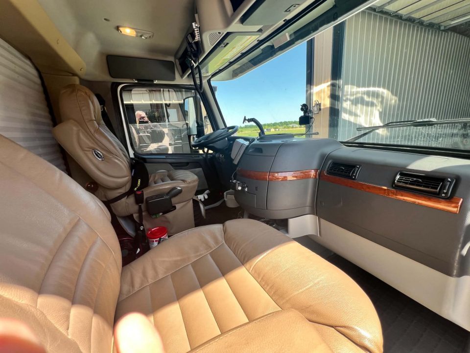 Used 2010 Renegade 45' Motorcoach
