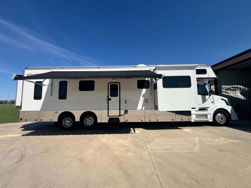Used 2010 Renegade 45' Motorcoach