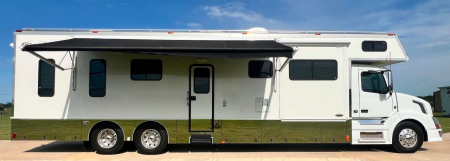 Used 2010 Renegade 45' Motorcoach