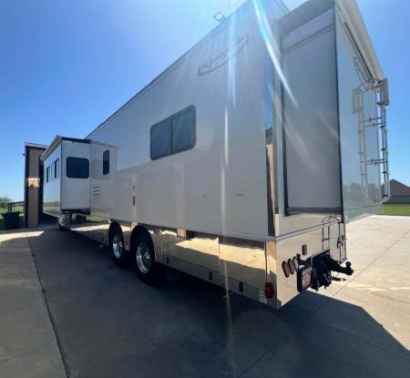 Used 2010 Renegade 45' Motorcoach