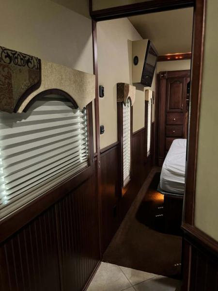 Used 2010 Renegade 45' Motorcoach