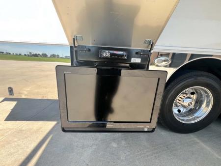 Used 2010 Renegade 45' Motorcoach