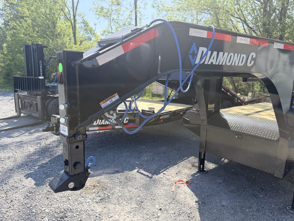 New 2026 Diamond C FMAX210 GOOSENECK TRAILER 30’ HYDRO DOVE & JACKS ALUMINUM OUTER RIMS