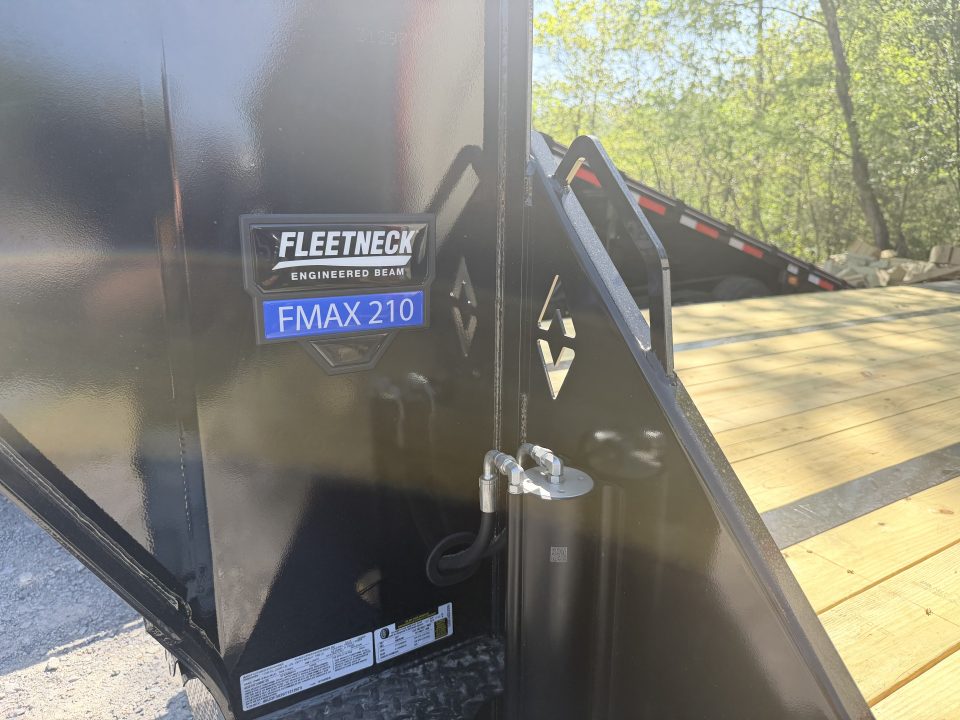 New 2026 Diamond C FMAX210 GOOSENECK TRAILER 30’ HYDRO DOVE & JACKS ALUMINUM OUTER RIMS