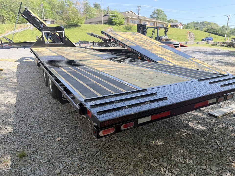 New 2026 Diamond C FMAX210 GOOSENECK TRAILER 30’ HYDRO DOVE & JACKS ALUMINUM OUTER RIMS