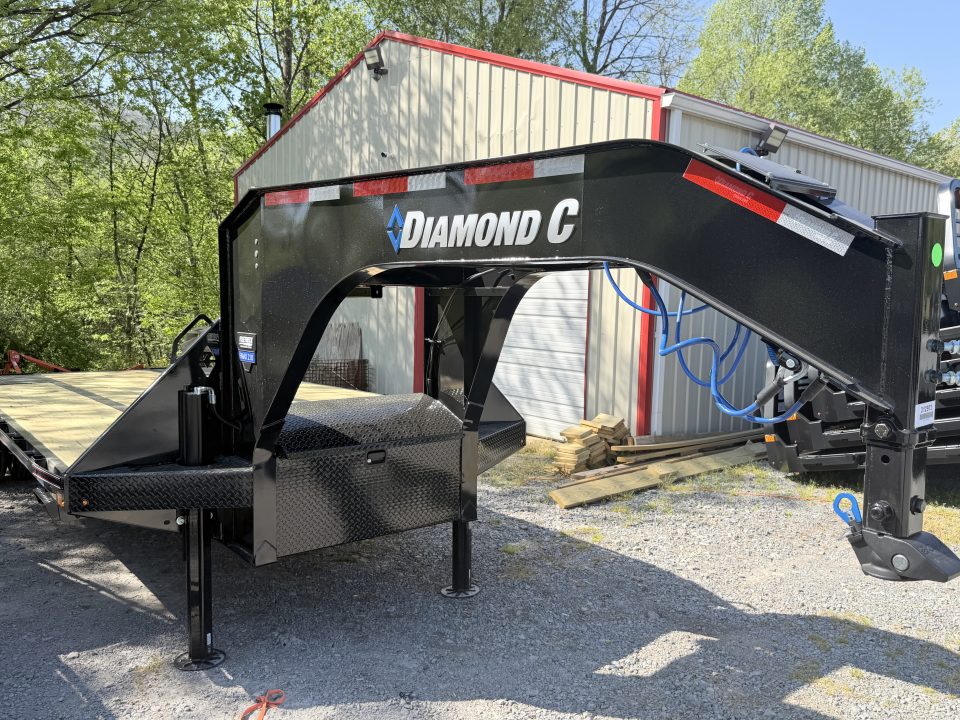 New 2026 Diamond C FMAX210 GOOSENECK TRAILER 30’ HYDRO DOVE & JACKS ALUMINUM OUTER RIMS