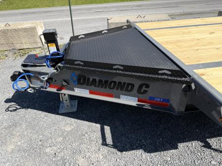 New 2026 Diamond C DET210 POWER DECK OVER TILT 22’ SOLAR CHARGER WIRELESS REMOTE