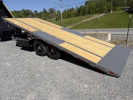 New 2026 Diamond C DET210 POWER DECK OVER TILT 22’ SOLAR CHARGER WIRELESS REMOTE