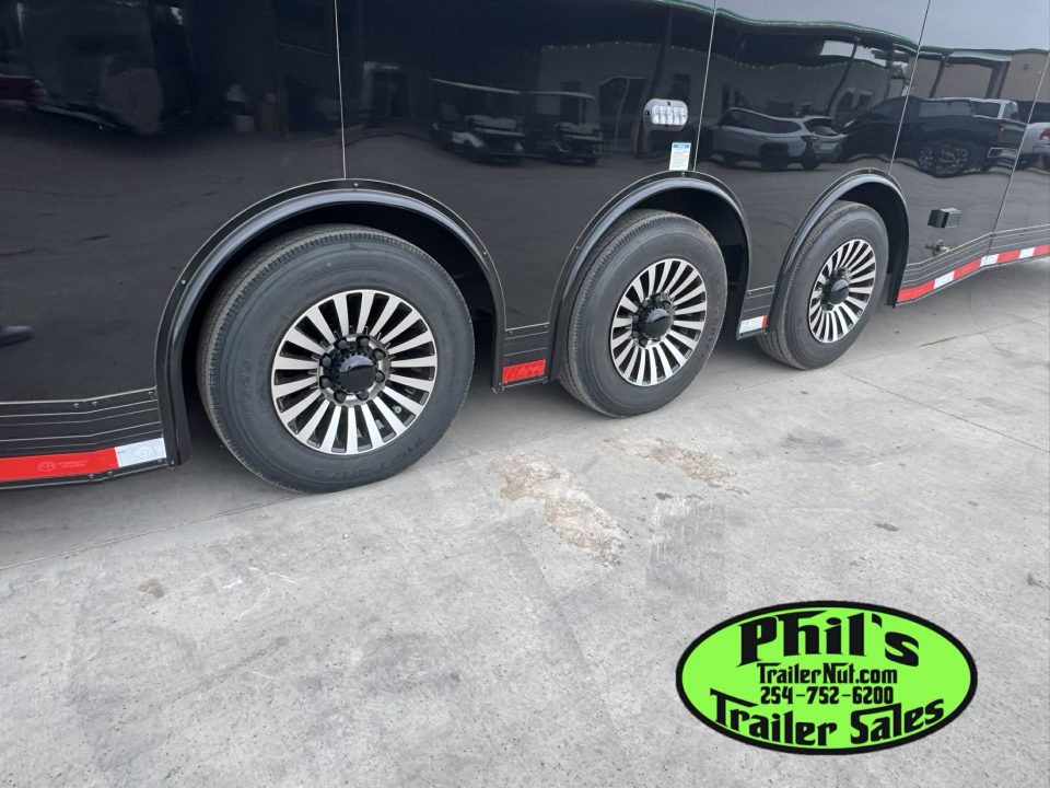 New CONTINENTAL CARGO NEW 85X34 STACKER ENCLOSED RACE TRAILER CAR HAULER TRAILER CARGO TRAILERS Car / Racing Trailer