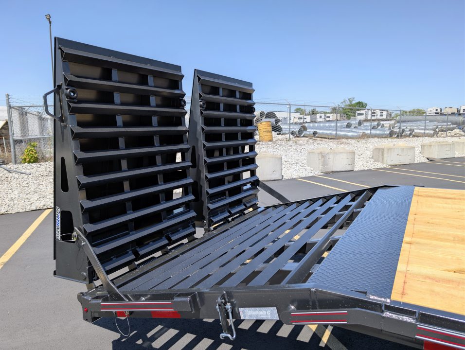New Diamond C DEC-210-24' Deck over 23K (GVWR) Max Ramp Equipment Trailer