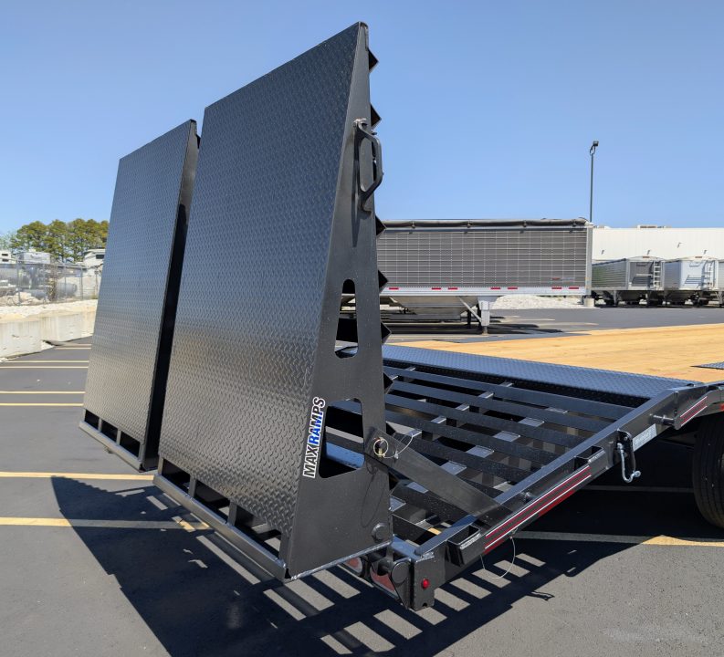 New Diamond C DEC-210-24' Deck over 23K (GVWR) Max Ramp Equipment Trailer