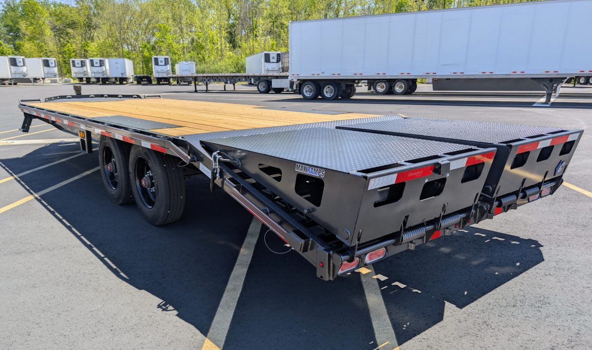 New Diamond C DEC-210-24' Deck over 23K (GVWR) Max Ramp Equipment Trailer