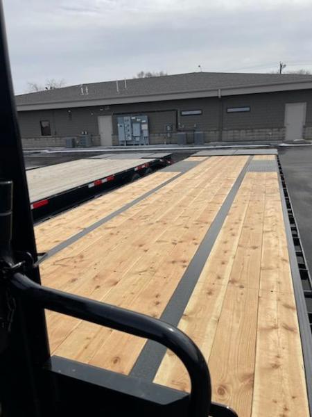 New 2025 H and W Trailers 8.5x36 flatbed Equipment Trailer