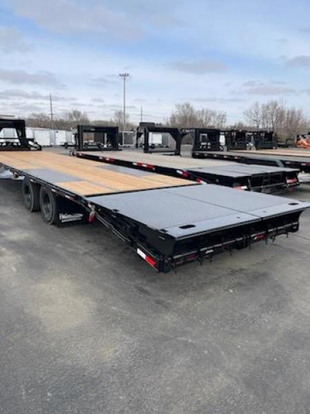 New 2025 H and W Trailers 8.5x36 flatbed Equipment Trailer