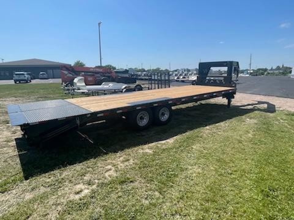New 2024 H and W Trailers 8.5x26 GN flatbed Equipment Trailer