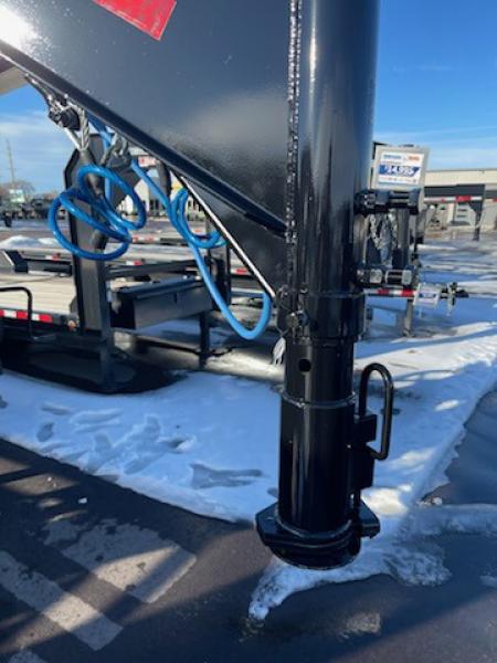 New 2026 H and W Trailers 8.5x32 Gooseneck flatbed