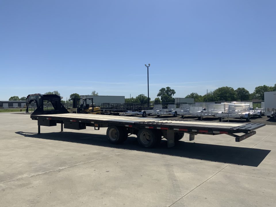 Used 2024 Diamond C FMAX212 102 X 35 Gooseneck Flatbed Trailer