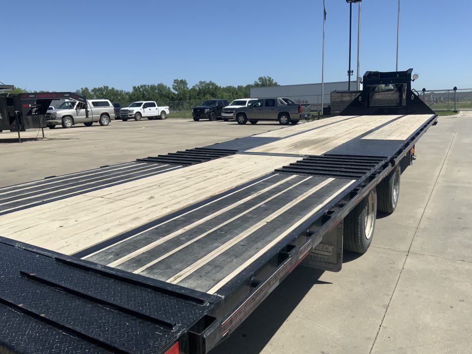 Used 2024 Diamond C FMAX212 102 X 35 Gooseneck Flatbed Trailer
