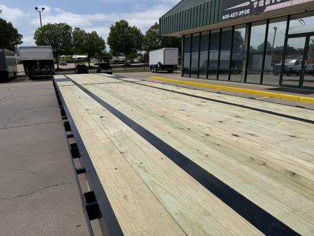 New #144246 2026 MP CUSTOM 40 X 102 TANDEM AXLE 14K FLATBED GOOSENECK W/ SLIDE IN RAMPS