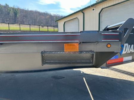 New Diamond C 24' I-Beam Deck Over with MAX Ramps (DEC207)