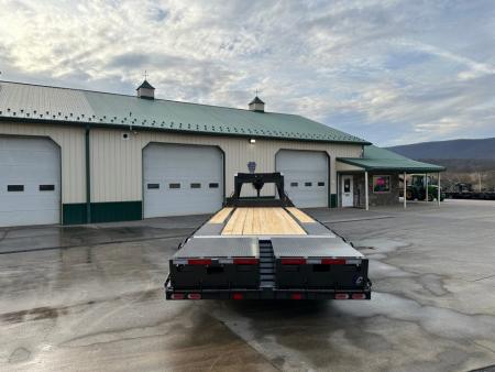 New Diamond C 25' FMAX207 Gooseneck w/Max Ramps