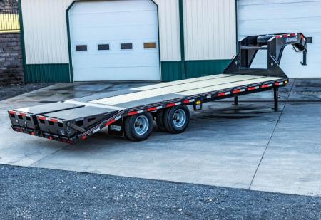 New Diamond C 25' FMAX210 Gooseneck w/Max Ramps