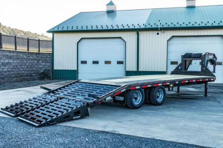 New Diamond C 25' FMAX210 Gooseneck w/Max Ramps