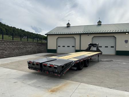 New Diamond C 30' FMAX210 Gooseneck w/Max Ramps