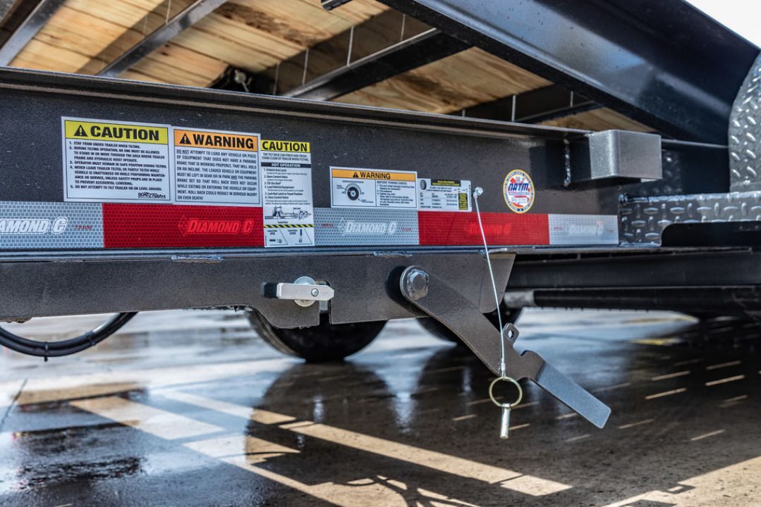 New Diamond C 20' Hydraulic Dampening Tilt (HDT207)