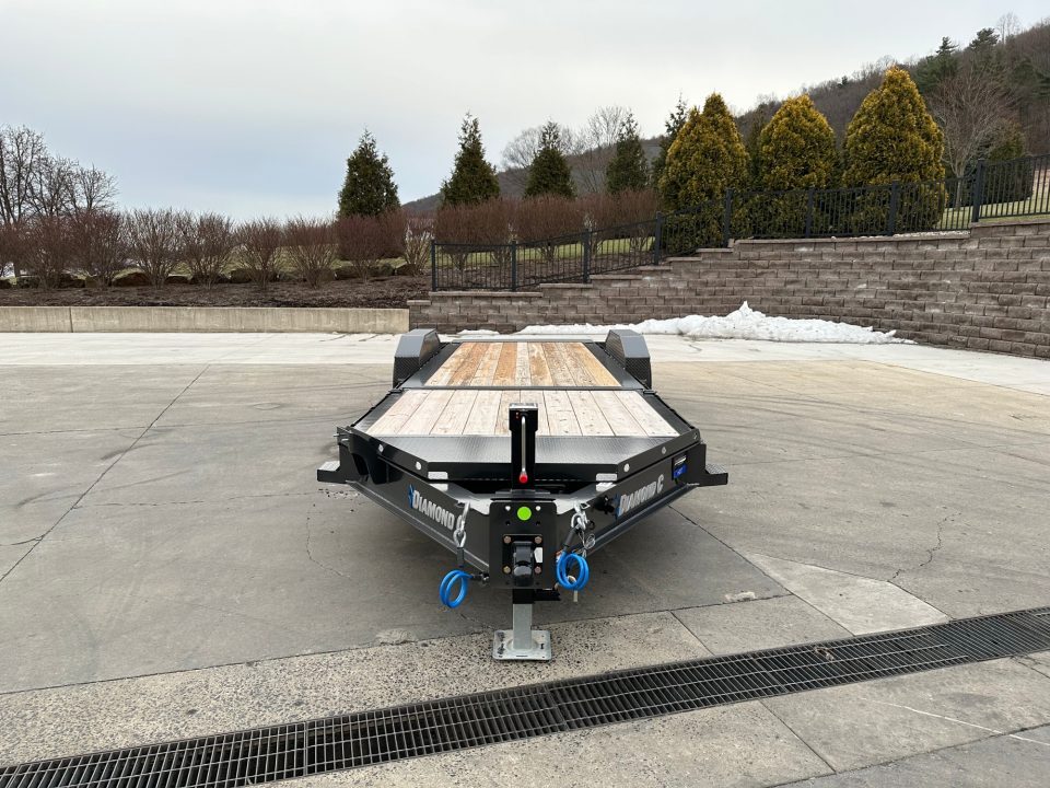 New Diamond C 22' Hydraulic Dampening Tilt (HDT 208)