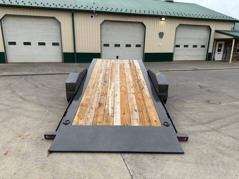 New Diamond C 22' Hydraulic Dampening Tilt (HDT 208)