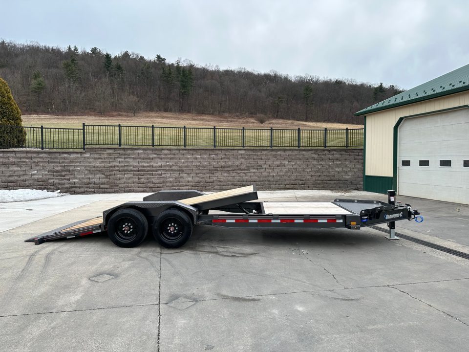 New Diamond C 22' Hydraulic Dampening Tilt (HDT 208)
