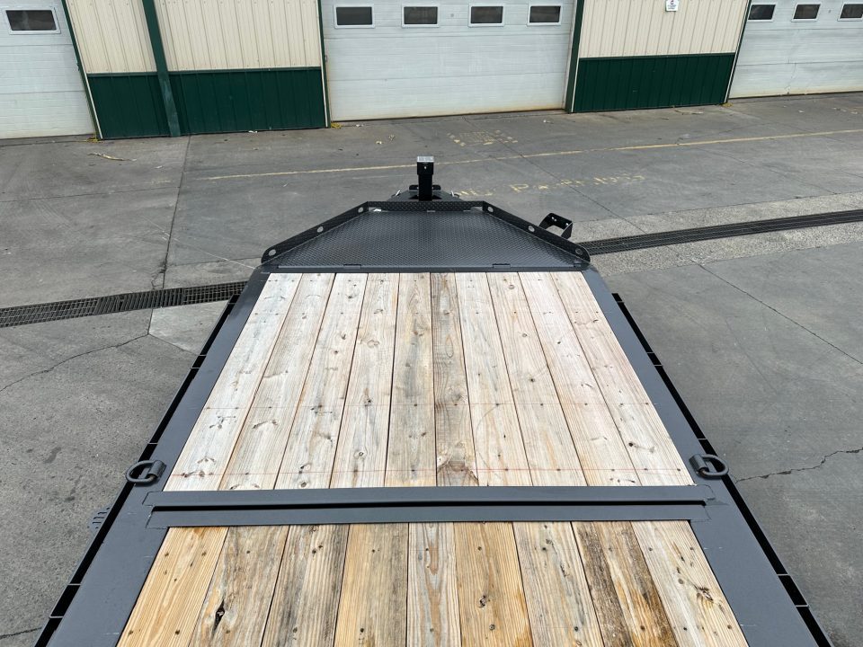 New Diamond C 22' Hydraulic Dampening Tilt (HDT 208)