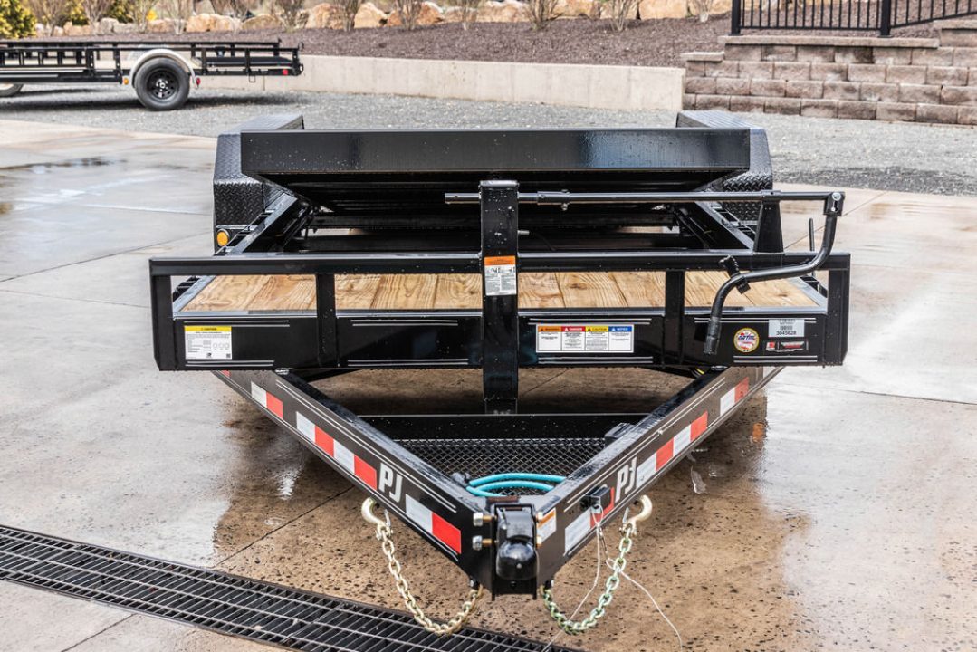 New PJ Trailers 20' Hydraulic Dampening Tilt (T6 14k)