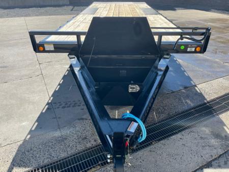 New PJ Trailers 22' Hydraulic Deckover Tilt (T8)