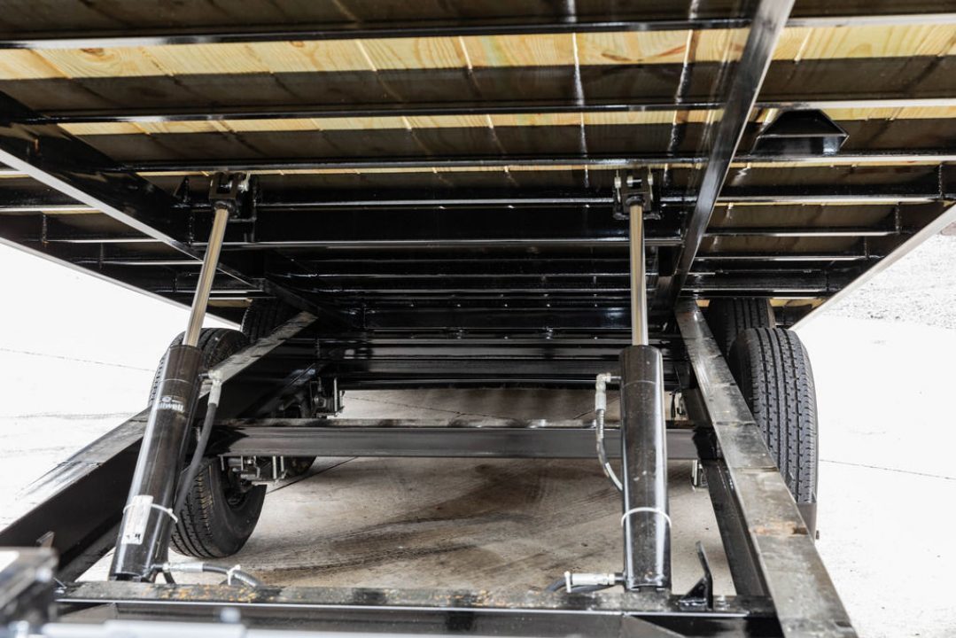 New PJ Trailers 22' Hydraulic Deckover Tilt (T8)