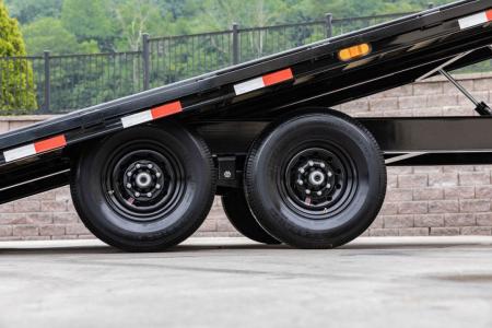 New PJ Trailers 22' Hydraulic Deckover Tilt (T8)