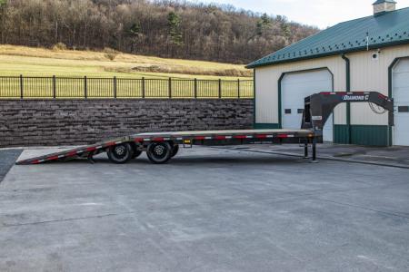 New Diamond C 30' FMAX210SS Gooseneck w/Hydraulic Dovetail