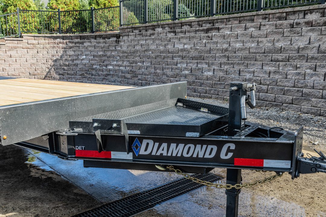 New Diamond C 24' Hydraulic Deckover Tilt (DET 210)
