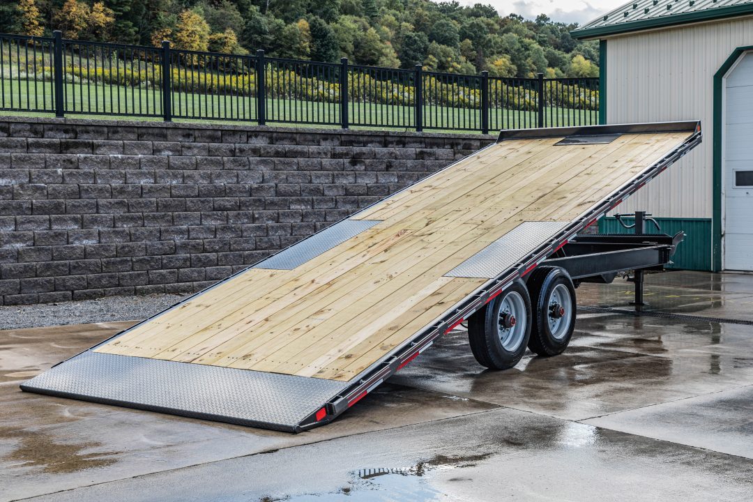 New Diamond C 24' Hydraulic Deckover Tilt (DET 210)