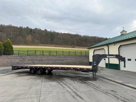 New Diamond C 30' FMAX207 Gooseneck w/Max Ramps