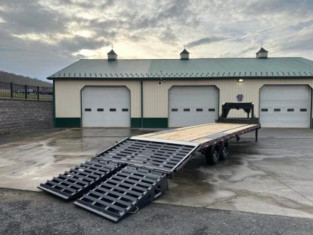 New Diamond C 30' FMAX207 Gooseneck w/Max Ramps