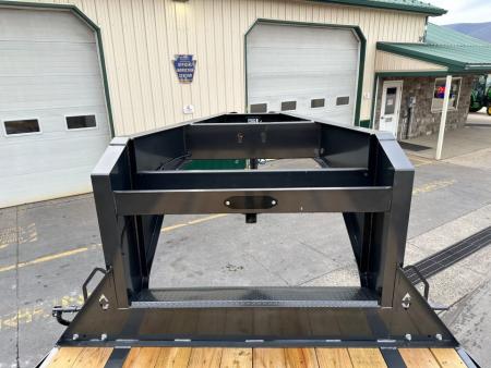New Diamond C 30' FMAX207 Gooseneck w/Max Ramps