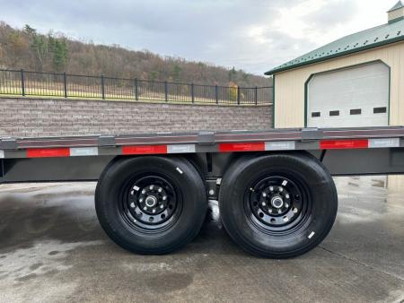 New Diamond C 30' FMAX207 Gooseneck w/Max Ramps