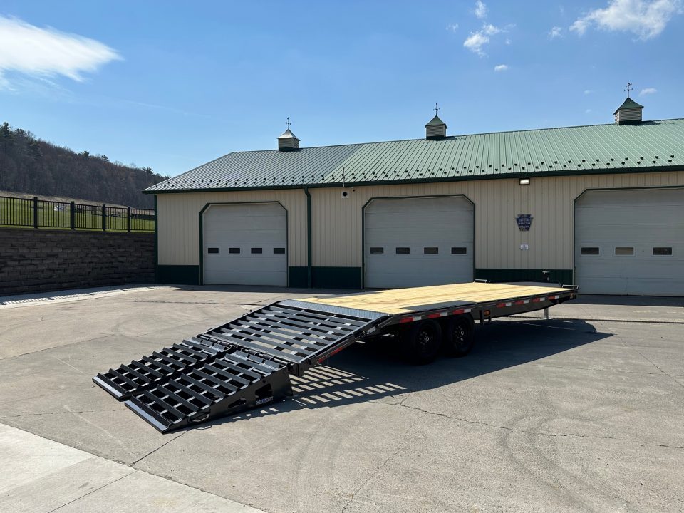 New Diamond C 24' I-Beam Deck Over with MAX Ramps (DEC207)