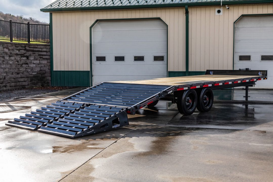 New Diamond C 24' I-Beam Deck Over with MAX Ramps (DEC208)