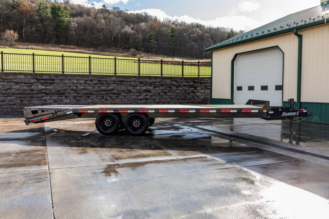 New Diamond C 24' I-Beam Deck Over with MAX Ramps (DEC208)