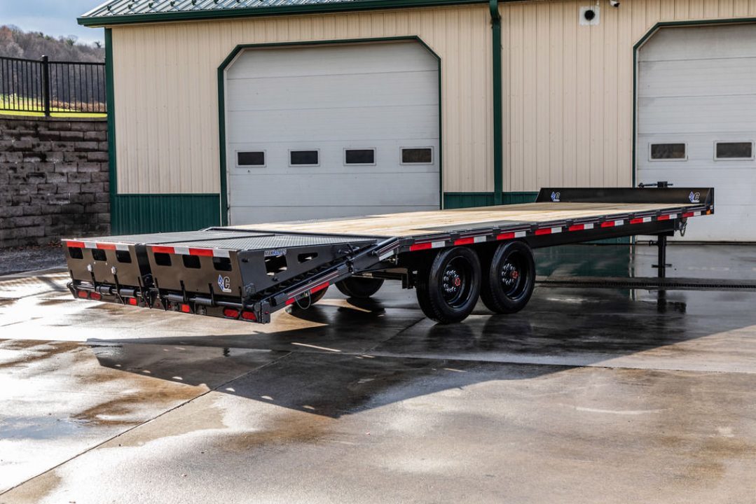 New Diamond C 24' I-Beam Deck Over with MAX Ramps (DEC208)