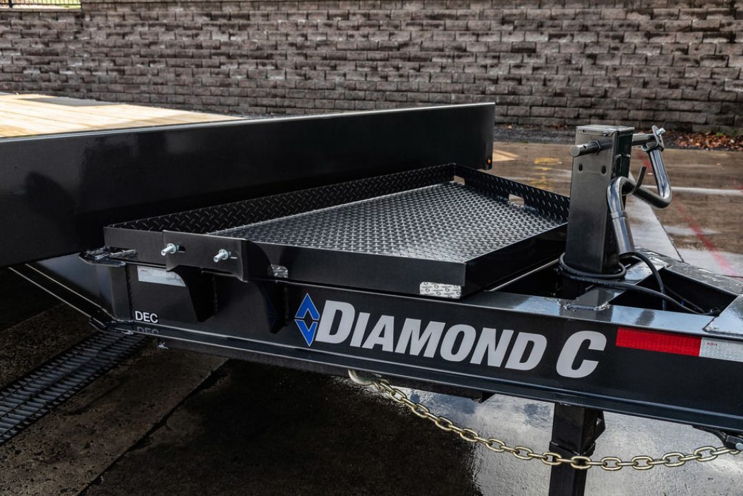 New Diamond C 24' I-Beam Deck Over with MAX Ramps (DEC208)